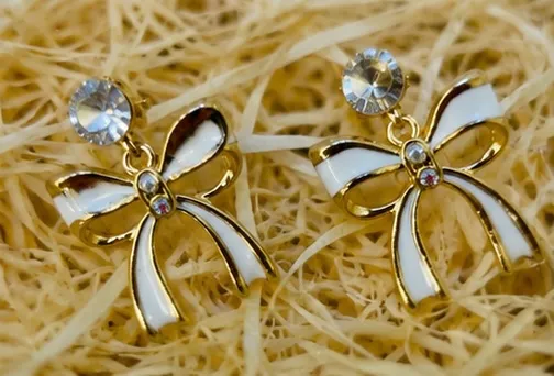 VishEn Crystal Bow Earrings